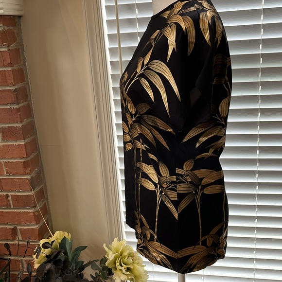Metropolitan Museum of Art black & gold short sleeved shirt size medium - Picture 5 of 9